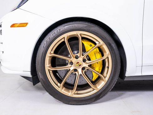 Used 2024 Porsche Cayenne Turbo GT image 9