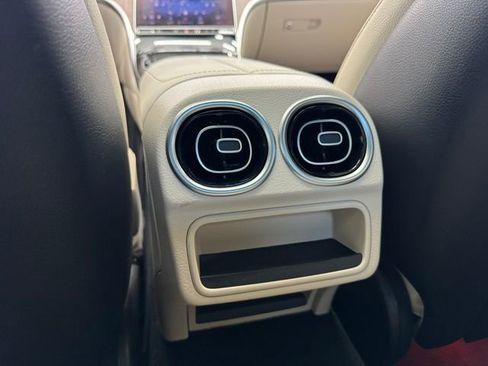 Used 2024 Mercedes-Benz C 300 4MATIC Sedan image 33