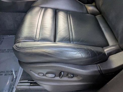 Used 2023 Porsche Cayenne Platinum Edition image 11