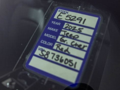 New 2025 Jeep Grand Cherokee Limited image 40