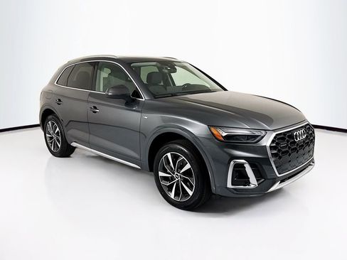 Used 2022 Audi Q5 2.0T Premium Plus w/ Premium Plus Package AWD/4WD image 3