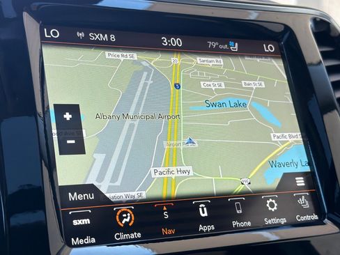 Used 2020 Jeep Cherokee Limited w/ Technology Group AWD/4WD image 19