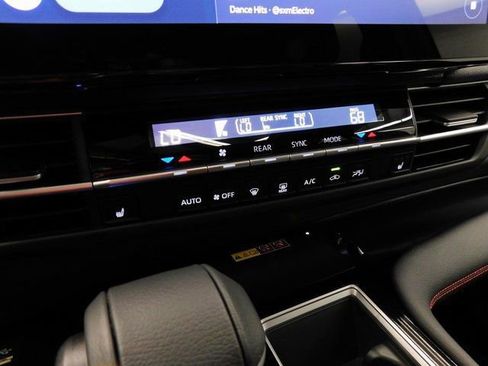 Used 2025 Toyota Sienna XSE image 48