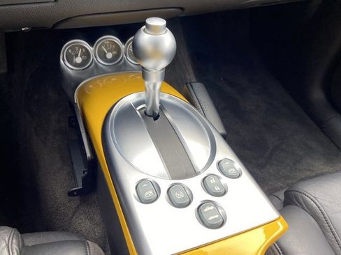 Used 2004 Chevrolet SSR w/ Preferred Equipment Group image 19