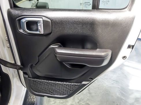 Used 2021 Jeep Wrangler Unlimited Sport AWD/4WD image 29