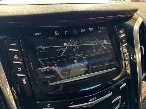 Used 2017 Cadillac Escalade Premium Luxury image 23