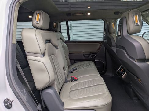 Used 2023 Rivian R1S Launch Edition image 29