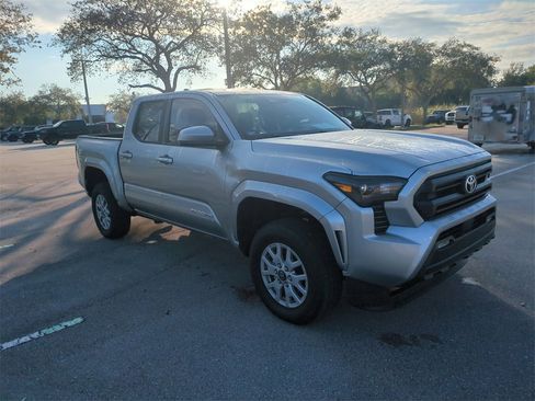 Used 2025 Toyota Tacoma SR5 image 2
