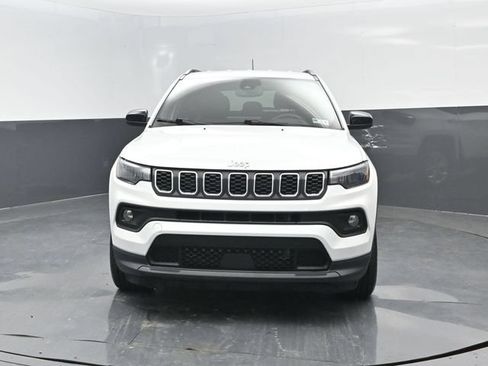 Used 2024 Jeep Compass Latitude AWD/4WD image 19