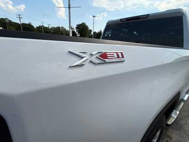 Used 2023 GMC Sierra 1500 SLT w/ SLT Premium Package AWD/4WD image 13