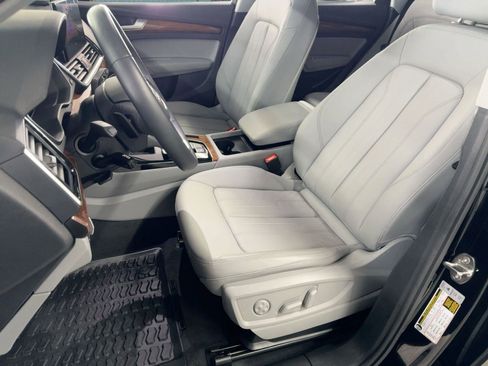 Certified 2025 Audi Q5 2.0T Premium image 5