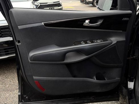 Used 2019 Kia Sorento LX image 14