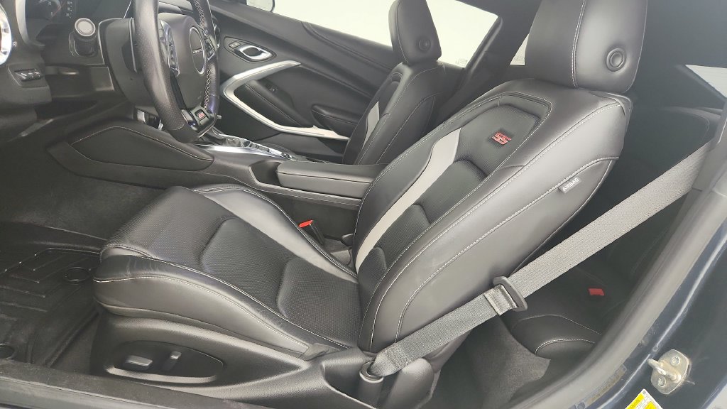 Used 2021 Chevrolet Camaro SS RWD image 14