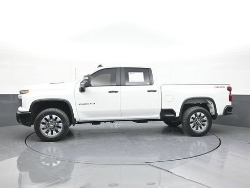 Used 2024 Chevrolet Silverado 2500 Custom w/ Custom Convenience Package AWD/4WD image 8
