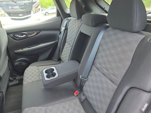Used 2021 Nissan Rogue Sport SV FWD image 38