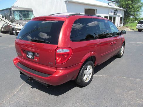 Used 2007 Dodge Grand Caravan SXT FWD image 4