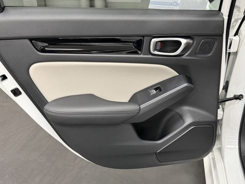 Used 2024 Honda Civic Touring image 38