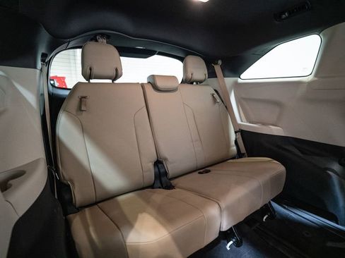 Certified 2021 Toyota Sienna XLE image 38