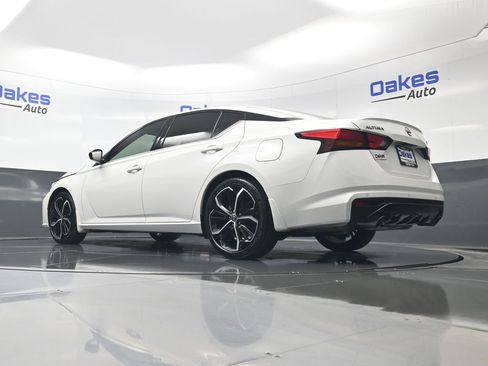 Used 2024 Nissan Altima 2.5 SR w/ SR Premium Package image 41