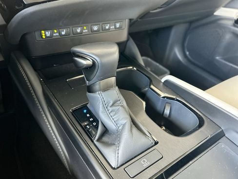 Used 2025 Lexus ES 350 w/ Premium Package FWD image 3