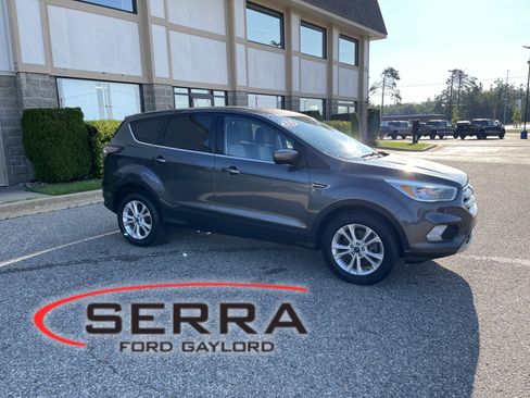 Used 2017 Ford Escape SE AWD/4WD image 1