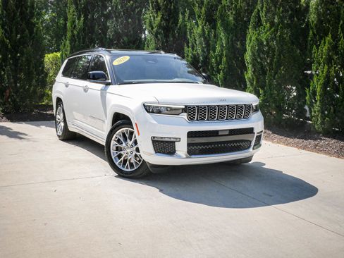 Used 2025 Jeep Grand Cherokee L Summit AWD/4WD image 2