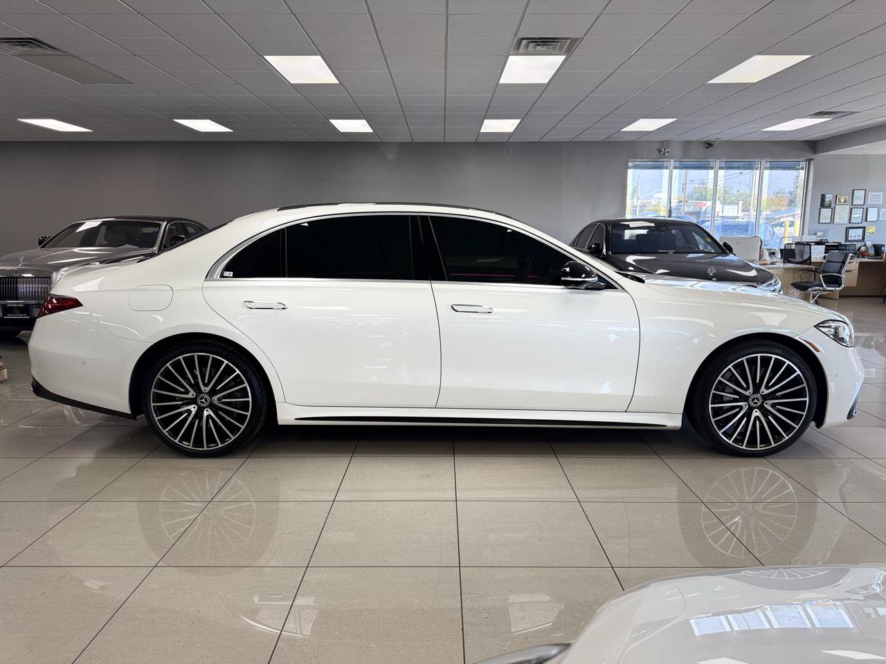 Used 2022 Mercedes-Benz S 580 4MATIC Sedan image 3