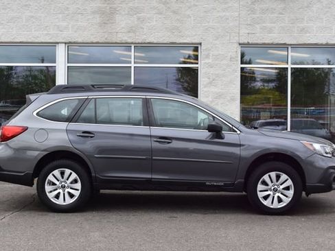 Used 2018 Subaru Outback 2.5i AWD/4WD image 3
