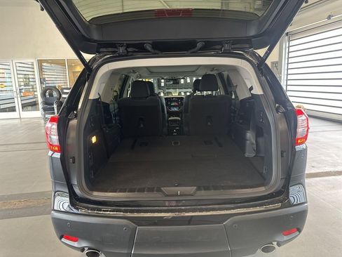 Used 2024 Subaru Ascent Onyx Edition image 8
