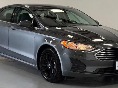 Used 2019 Ford Fusion SE FWD image 6