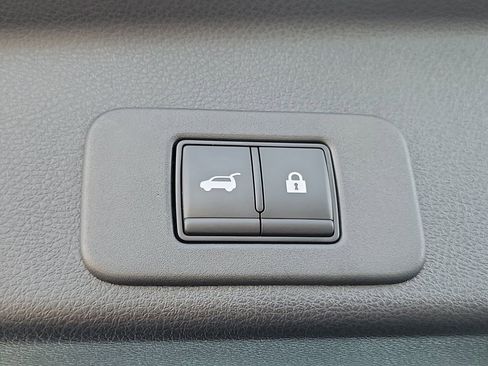 Used 2025 Nissan Murano SV FWD image 24