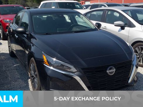 Used 2024 Nissan Altima 2.5 SV FWD image 3