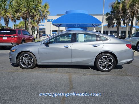 Used 2025 Chevrolet Malibu LT FWD image 2