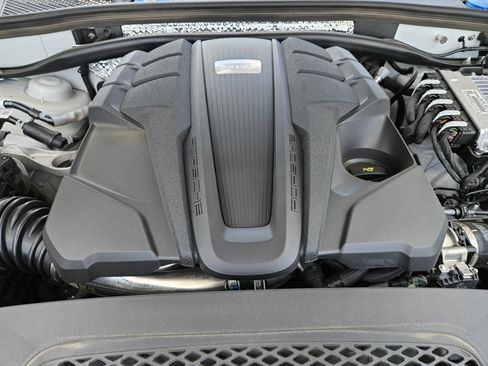 Certified 2026 Porsche Macan S AWD/4WD image 30