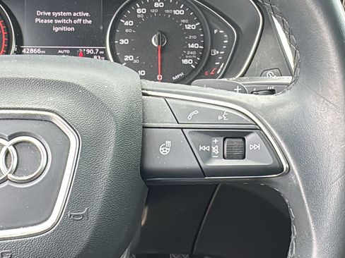 Used 2023 Audi Q5 2.0T Premium w/ Convenience Package image 24