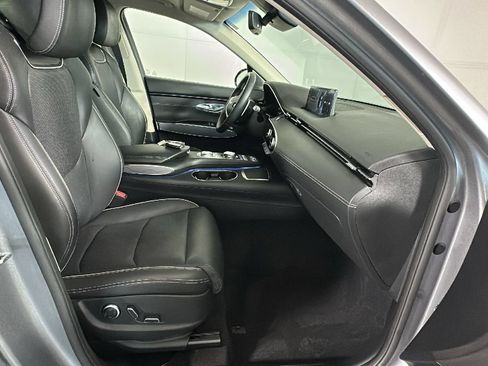 Used 2024 Genesis GV70 2.5T w/ Advanced Package AWD/4WD image 32