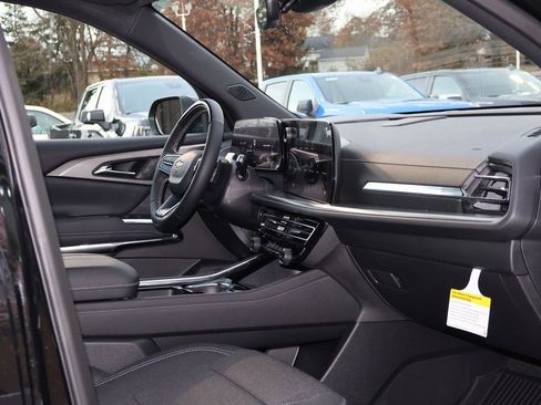 New 2026 Chevrolet Traverse LT w/ Enhanced Driving Package FWD image 34