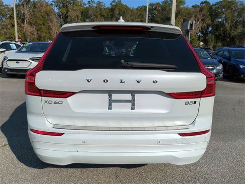 Used 2023 Volvo XC60 B5 Core image 5