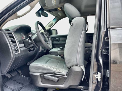 Used 2018 RAM 1500 Express w/ Black Ram 1500 Express Group AWD/4WD image 11