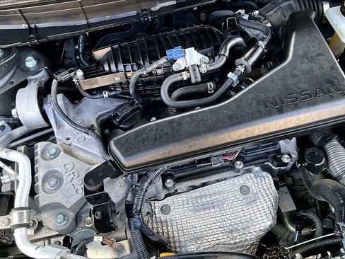 Used 2020 Nissan Rogue SV FWD image 33