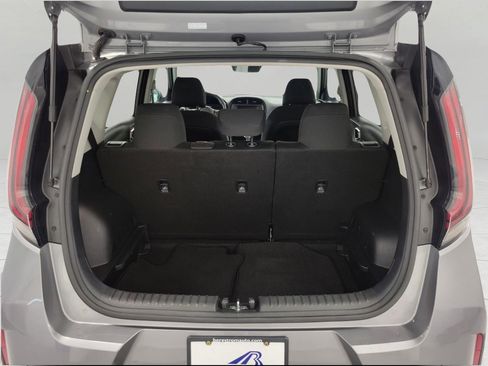 Used 2025 Kia Soul LX w/ LX Technology Package FWD image 15