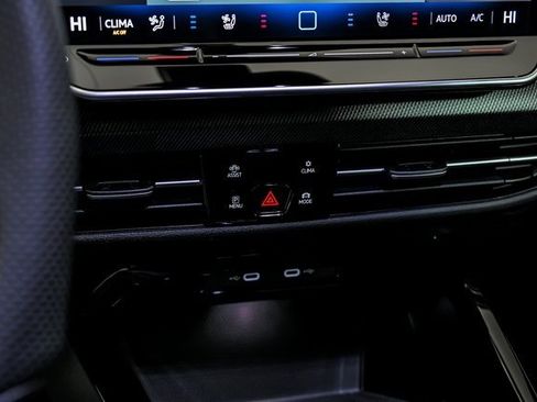 New 2026 Volkswagen Golf 2.0T image 17