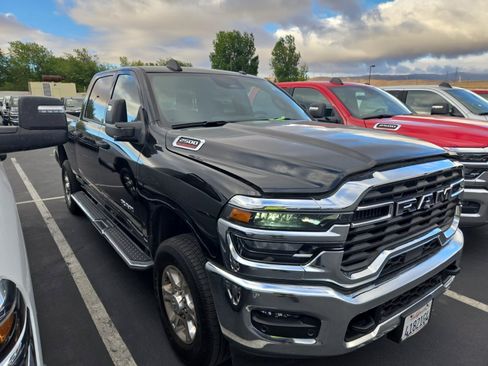 Used 2026 RAM 2500 Big Horn AWD/4WD image 2