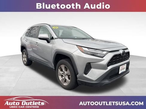 Used 2022 Toyota RAV4 XLE image 1