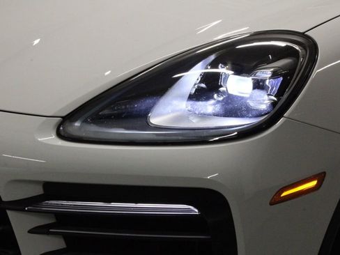 Certified 2019 Porsche Cayenne E-Hybrid image 11