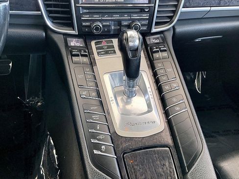 Used 2016 Porsche Panamera S image 15