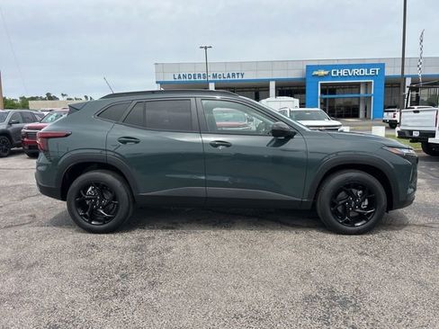 New 2026 Chevrolet Trax LT FWD image 2