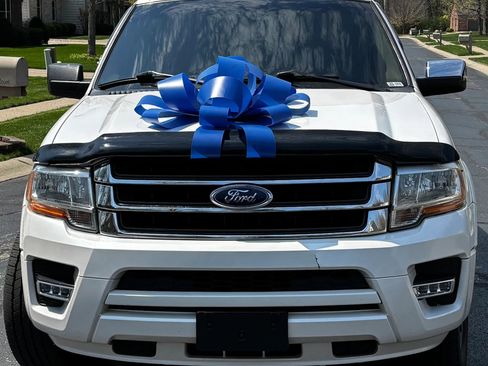Used 2017 Ford Expedition XLT w/ Equipment Group 202A RWD image 8