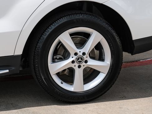 Used 2018 Mercedes-Benz GLE 350 w/ Premium 1 Package image 54