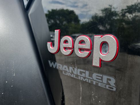 Used 2020 Jeep Wrangler Unlimited Rubicon AWD/4WD image 12